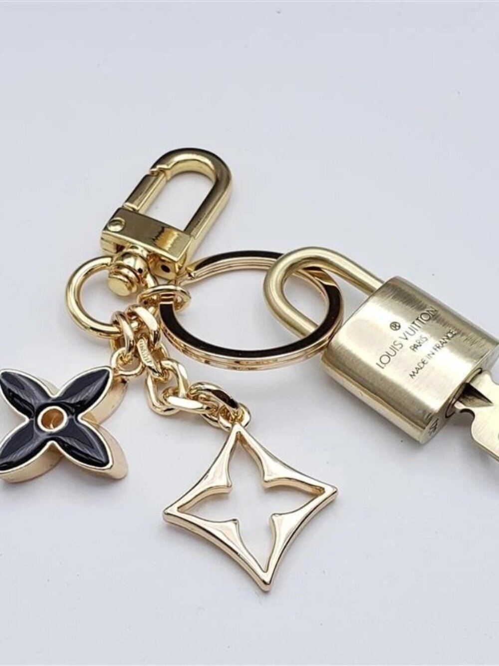 Authentic Louis Vuitton Gold Padlock 🔑 Unbranded Flower Keychain Bag Charm LV - Picture 6 of 11